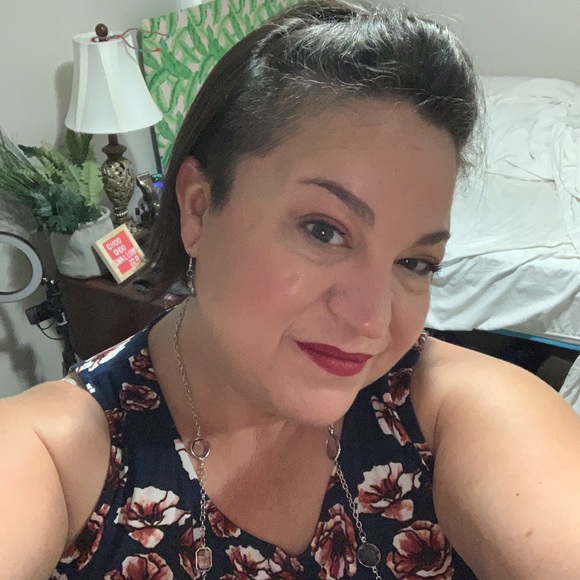 Meet your Posher, Celeste - Picture 2 of 2